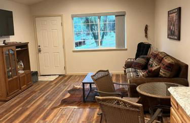 Wonky Donkey Den 30 mi to Yosemite Arch Entrance - Foto 8