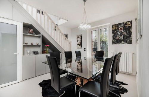 k10 Luxury House, Pool, Jacuzzi, Gym, Sauna, Private garden - Foto 8