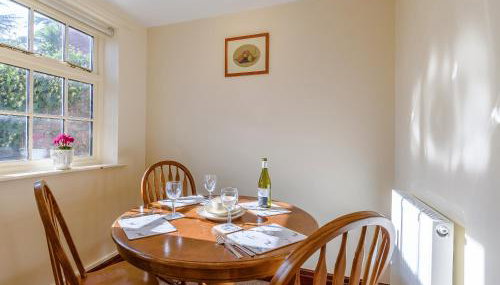 Estate Cottage - Photo 4