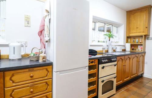 Bryn Y Garreg Cottage - The Wireless Tech Free Farm - Photo 15