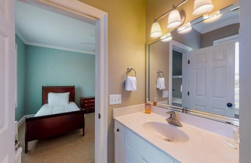 Fantastic getaway with private pool, deck, game room, AC & fast WiFi - Foto 27