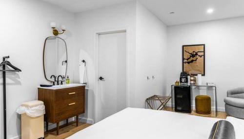 The Phenix Historic DWTN Hotel, King Bed, Room # 306 - Foto 3