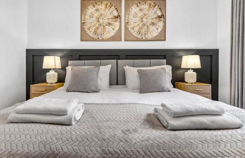 4BR North London I WiFi, Garden, Near Shops - Foto 30