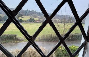 Charming Country Cottage with Lovely Views - Foto 9