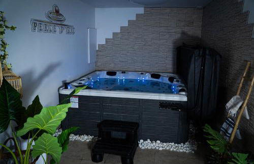 Perle d'eau-Love Room-Jacuzzi-Sauna-Proche Montbéliard et Belfort - Foto 51