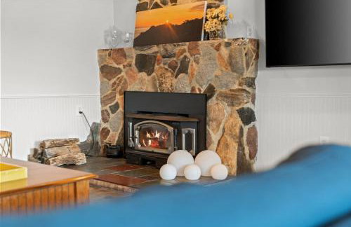 Cozy Pet-Friendly Condo l Pool l Dock l Walk to Parks - Foto 3