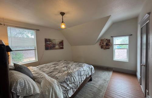 Downtown, 5-bed, 3-bath, 3-level - Foto 15