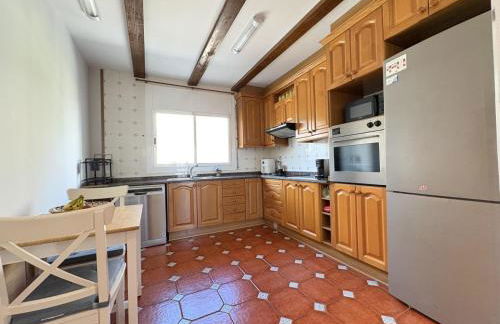 Charming Catalan Villa with Pool & Views - Foto 40