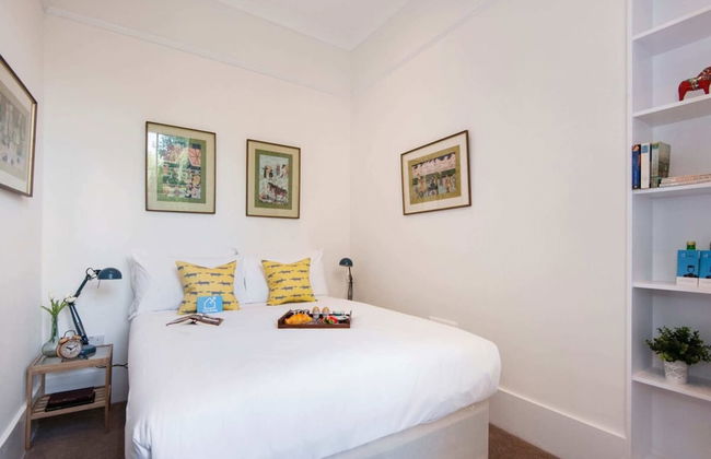 The Stunning Philbeach Garden Apartment - Photo 8