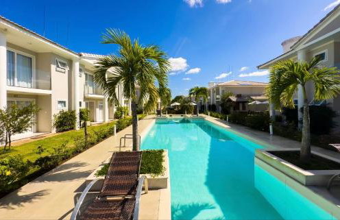 Casa com piscina, churrasqueira e estacionamento - Foto 5