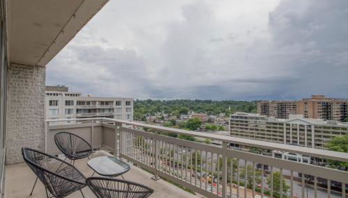 Fantastic 2 BR Apt + Den @Crystal City With Gym - Foto 4