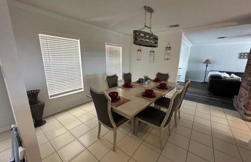 5 Bedrooms, 4 Bathrooms, Pool, Gym, Sleeps 11 Leesburg Retreat!!!! - Foto 3