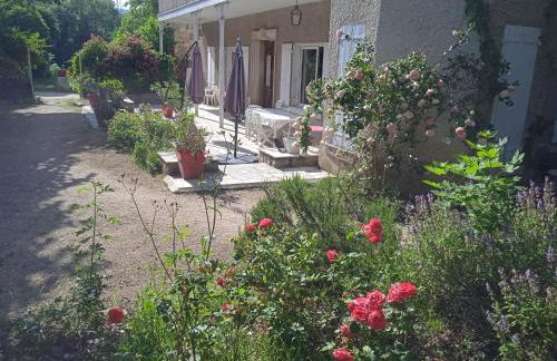 Maison calme avec piscine entourée de son parc - Foto 6