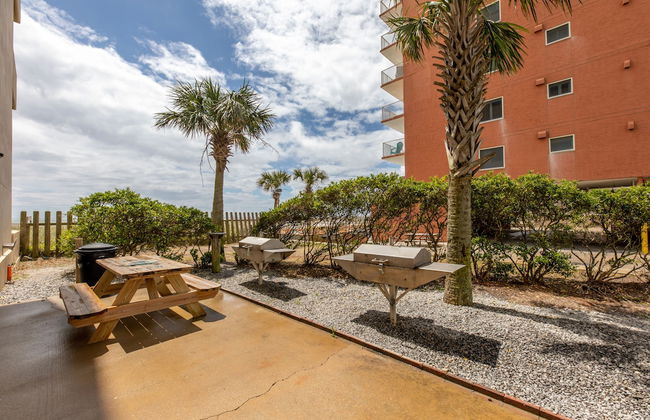 Crystal Shores West Condos by Hosteeva - Foto 45