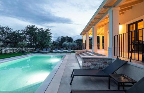 5 Bedroom Nice Home In Manjadvorci - Foto 2