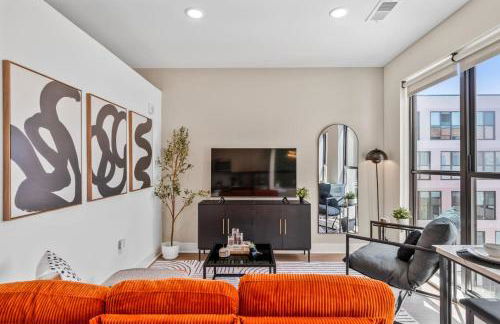 OTR King Bed Free On Site Parking Gym Pool Club Room - Foto 4