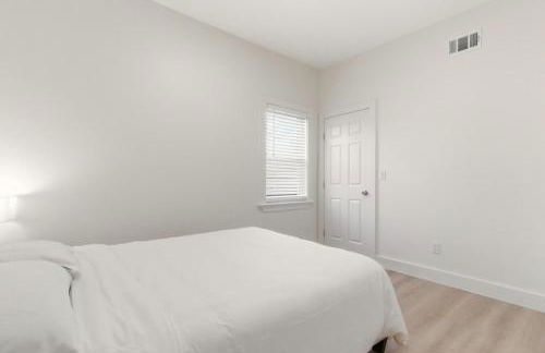 NEW! Gated, Secure, Modern, Beauriful 6 bdr, 4 bth, Near Everything - Foto 37