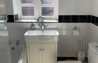 Ashbrook Lewis - two bedroom, two bathroom cottage nr Harwell Oxford - Photo 10