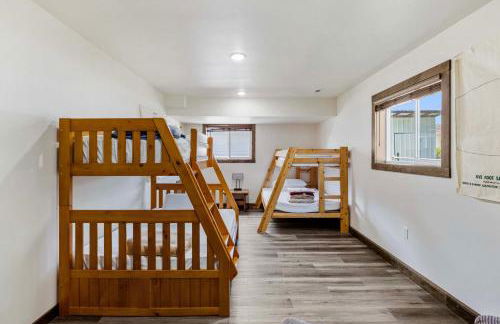 Lakefront Washington Home with Private Pool and Sauna - Foto 17