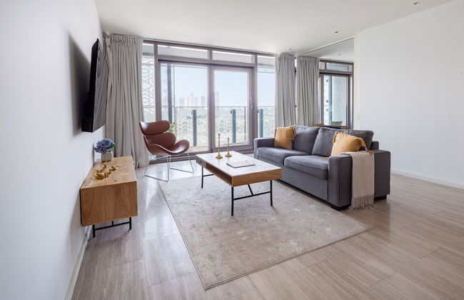 Superb And Modern 1BR on a Premier Waterfront Location! - Photo 7