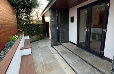 Modern upside down property with hot tub - Foto 16