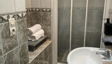 T2 Paisible Centre Commercy, Charme de l'Ancien - Foto 5, towels, Shower