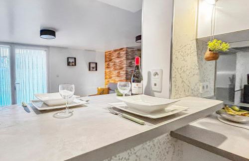 Studio moderne, cosy, parking, parfait en duo - Photo 17