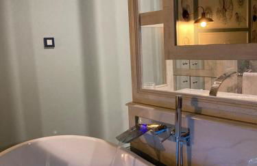 Mes à Moi in Pezenas - Appartements de charme - Baignoire Balnéo - Foto 41