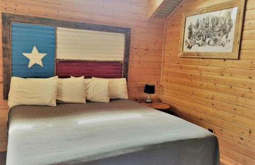 Perfect Texas Glamping in this Cozy Log Cabin Rental for 4 near Austin - Foto 13