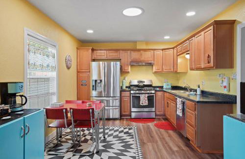 Craftsman 3BR Walk to UC Davis Pet-Friendly - Foto 2