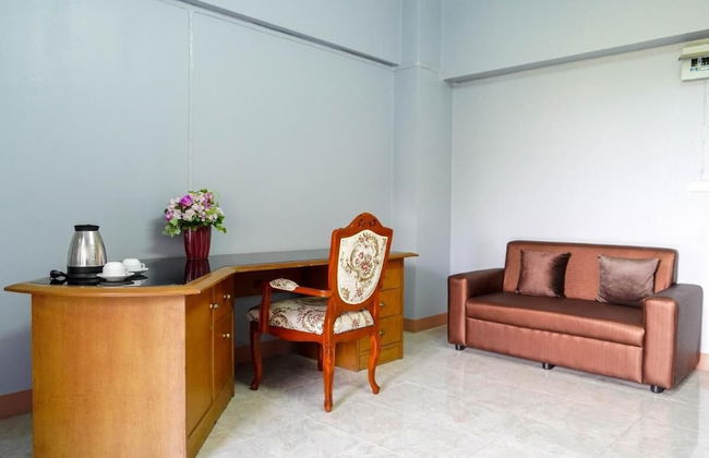 RoomQuest SPS Hotel and Residence - Photo 6