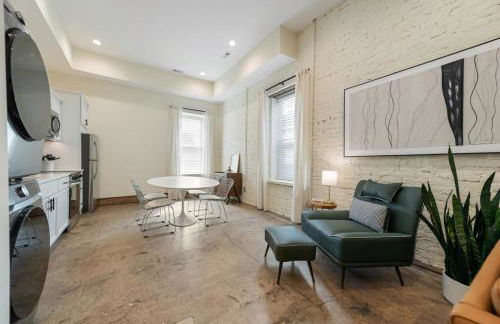 Modern Loft-Style Retreat Near Blenko Glass in Milton, WV - Foto 23