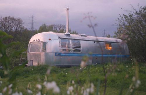 Luxury Airstream Getaway with Sauna and Hot Tub - Photo 27