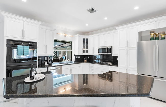 Amazing 7 BR Villa With Heated Pool Near the Beach - Foto 46