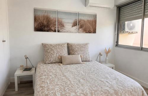 Duplex entièrement rénové avec clim, vue mer et Accès plage ! - Photo 5