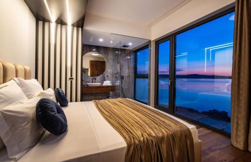 Luxury Villa Novita with Pool - Photo 30