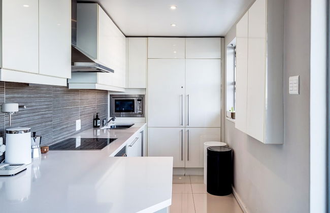 Extraordinary Stay in Mouille Point The Apartment - Photo 9