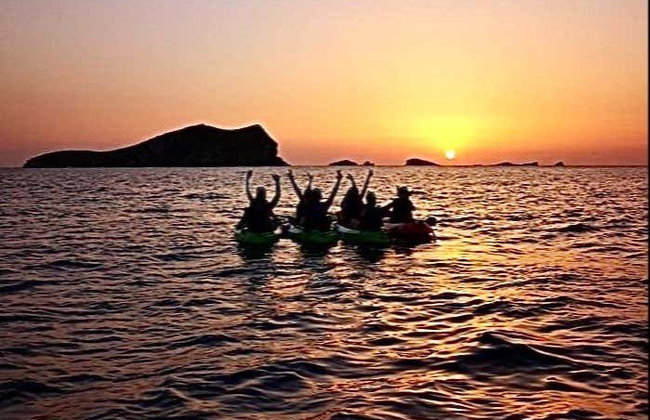Tour en kayak con snorkel por Cala Codolar - Foto 11