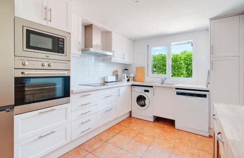 Casa Maitzgon - Renovada casa con piscina y jardín - Foto 6