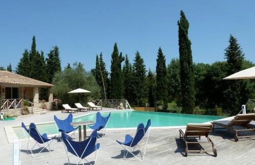 Luxurious private 100sqm studio with infinity pool - Foto 13