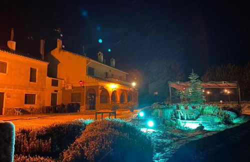 CASERIO INAZARES - CASAS DE MONTAÑA CON CHIMENEA Y NIEVe - Foto 21