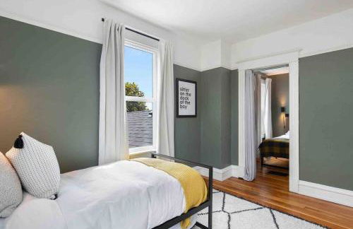 Spacious Retreat with guest house, game room, parking in N Tacoma - Foto 34