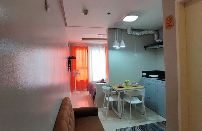 Manila Bay City View Room with Free Pool - Photo 14