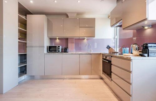 Stunning 3-bedroom in the heart of London with parking - Foto 38