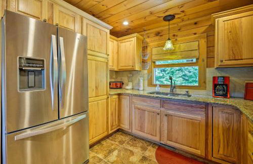 Jacksonville Cabin with Wraparound Deck and Views - Foto 11