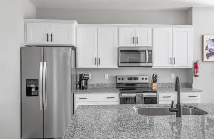 Landing Stylish 2BD Pool Courtyard - Foto 6