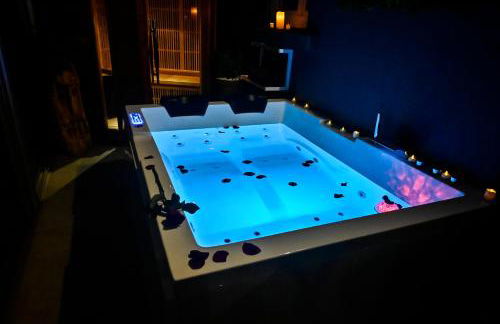 Nuit insolite avec Spa privatif à Agen - Foto 1