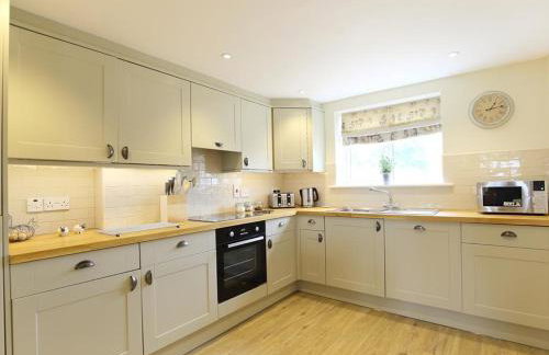 Old Groom's Cottage - Photo 12