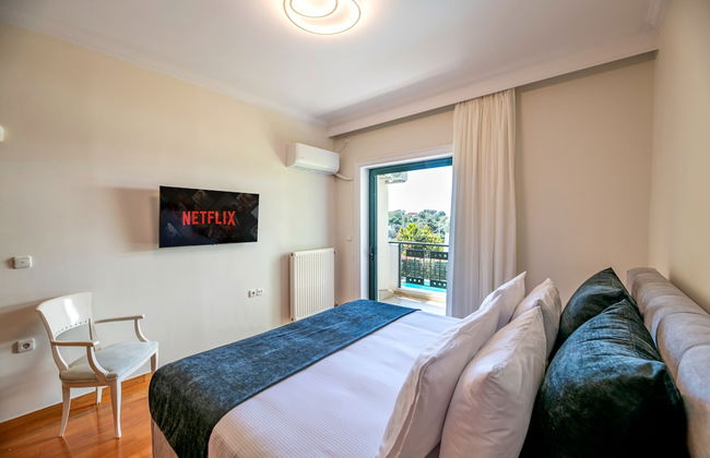 Vouliagmeni Athenian Riviera Villa - Photo 11