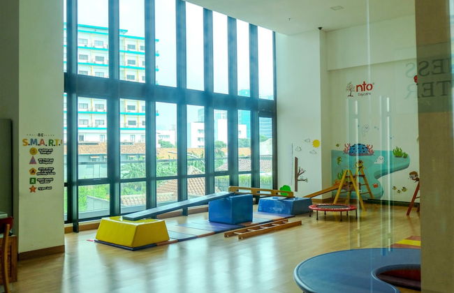 Homey Studio Room at Capitol Suites - Foto 20